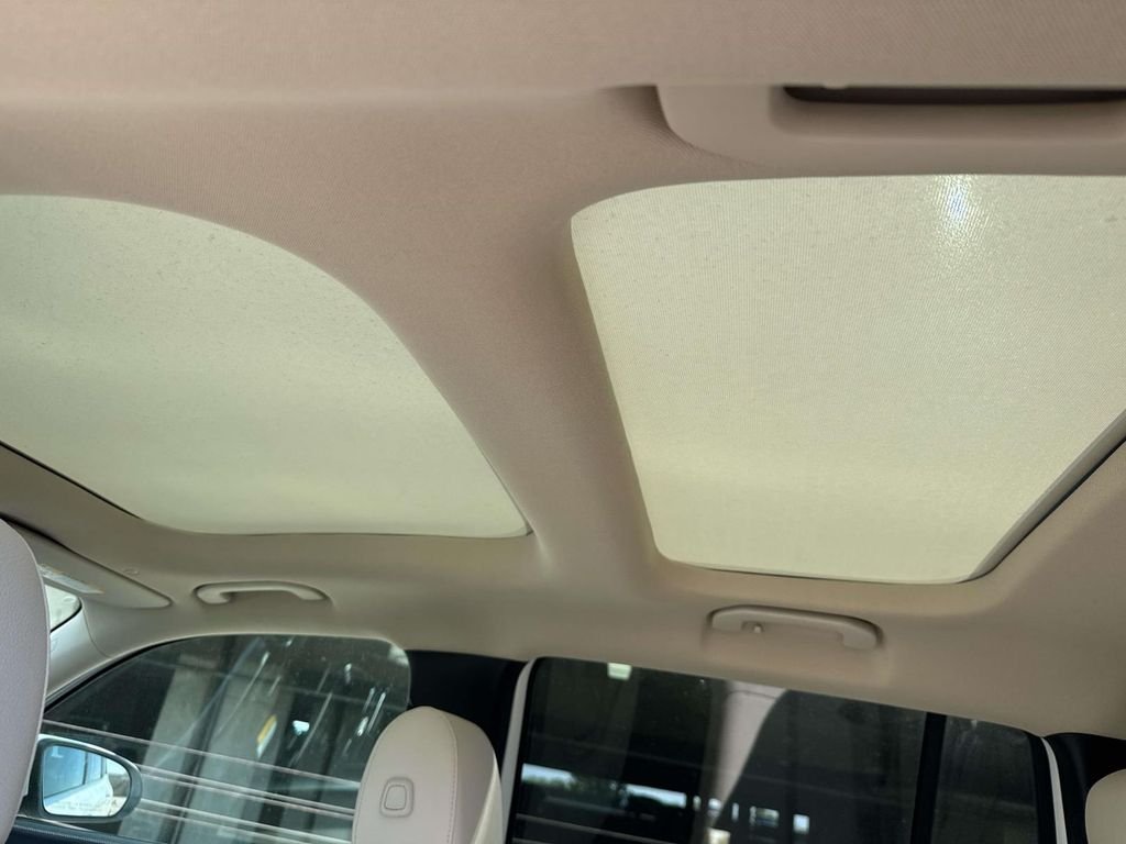 New 2026 Polar White Mercedes-Benz GLB 250 image 7