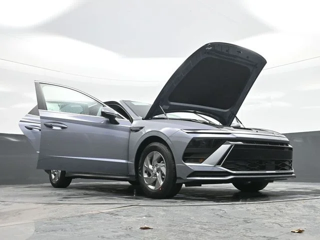New 2026 Blue Hyundai SE image 32
