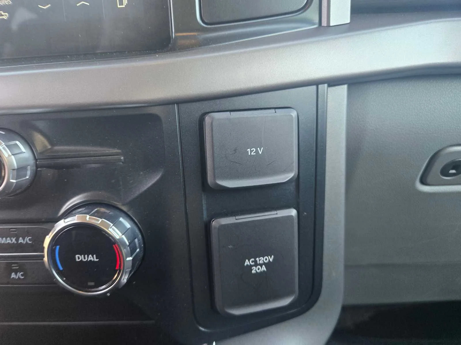 Used 2025  Ford XLT image 18