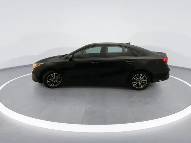Used 2023 Black Kia LXS image 3