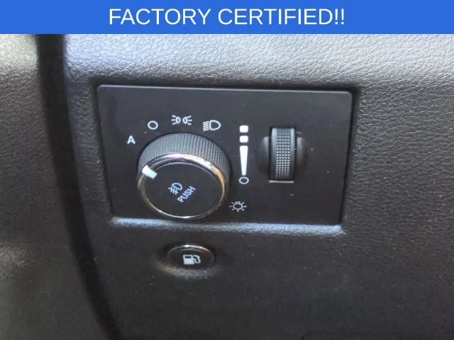 Used 2018 White Jeep Altitude image 18