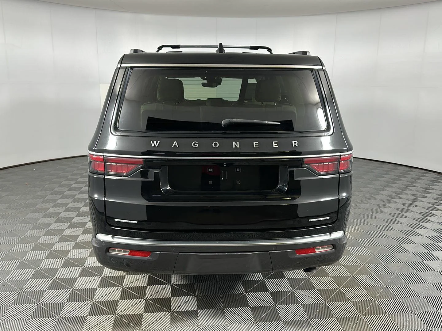 Used 2022 Diamond Black Crystal Pearlcoat Jeep Series II image 11