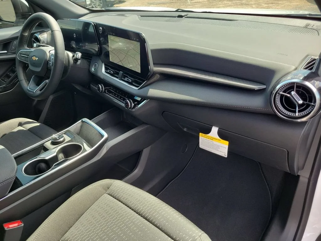 New 2026 Summit White Chevrolet LT image 19