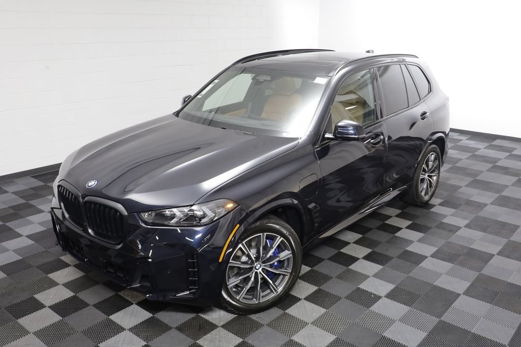 New 2026 Carbon Black Metallic BMW xDrive50e image 2