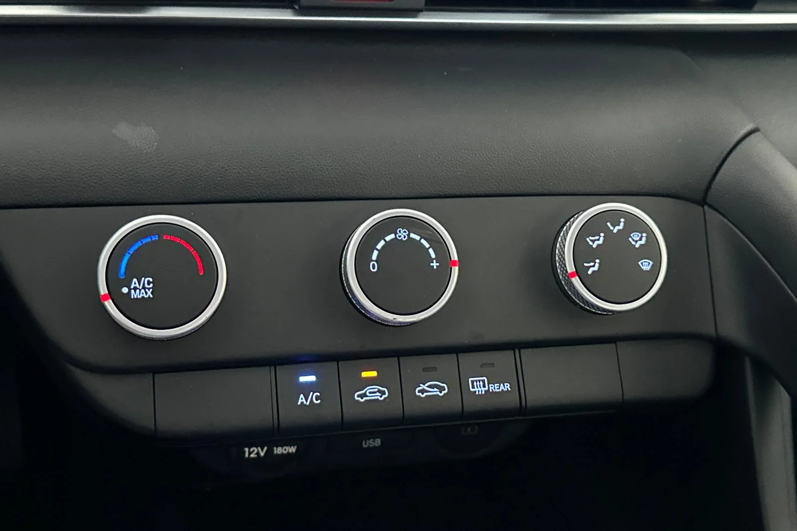 Used 2025 Abyss Black Hyundai SE image 19