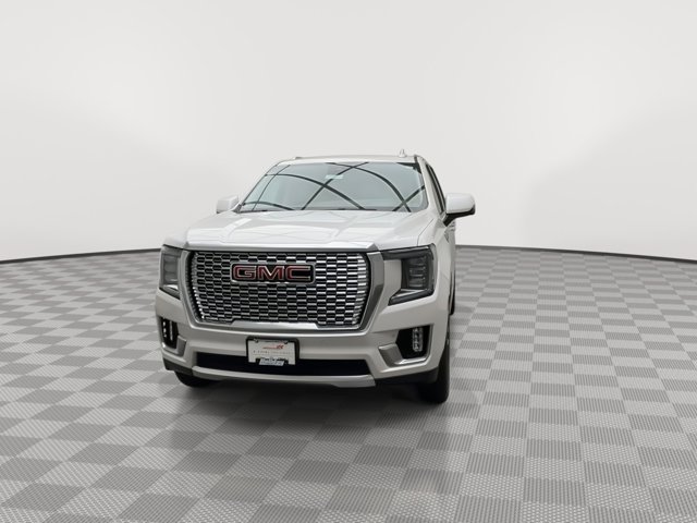 Used 2024 White Frost Tricoat GMC Denali image 39