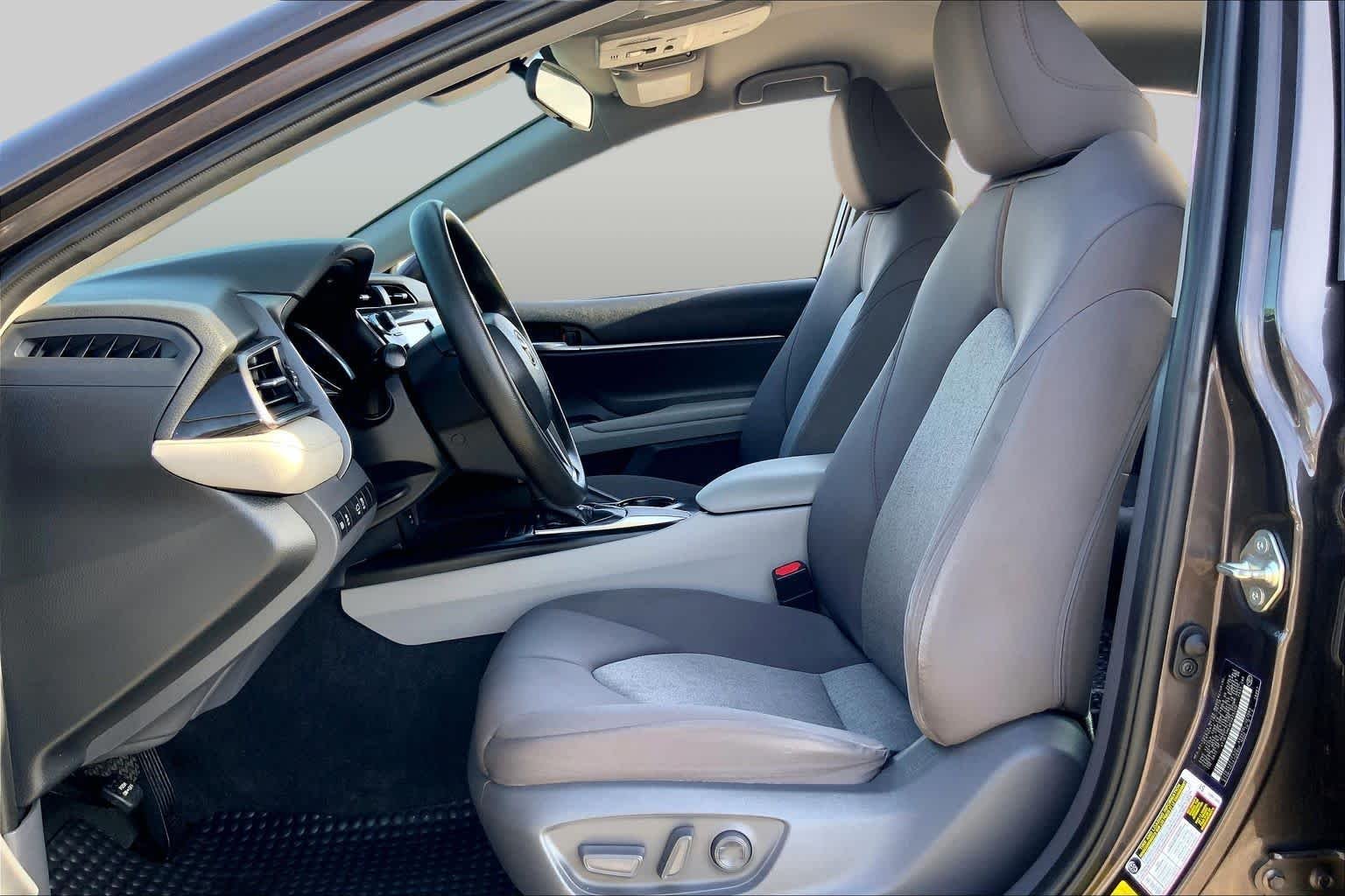 Used 2019 Brownstone Toyota LE image 8