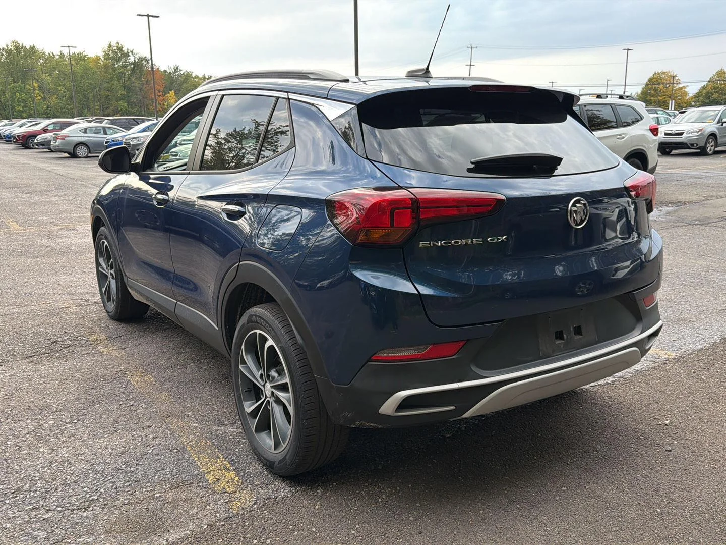 Used 2020 Deep Azure Metallic Buick Select image 9
