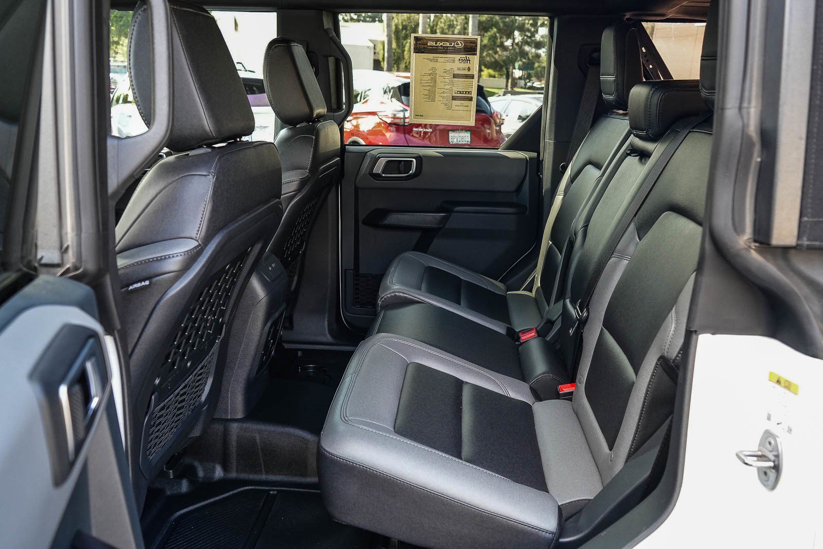 2024 Ford Bronco 4-Door Black Diamond - Photo 16