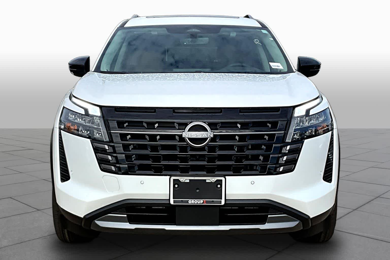 New 2026 Everest White Pearl TriCoat Nissan Platinum image 3