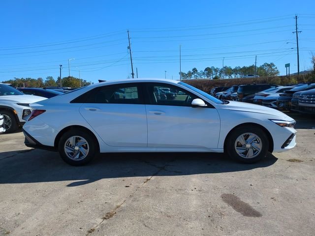 New 2026 White Hyundai SE image 29