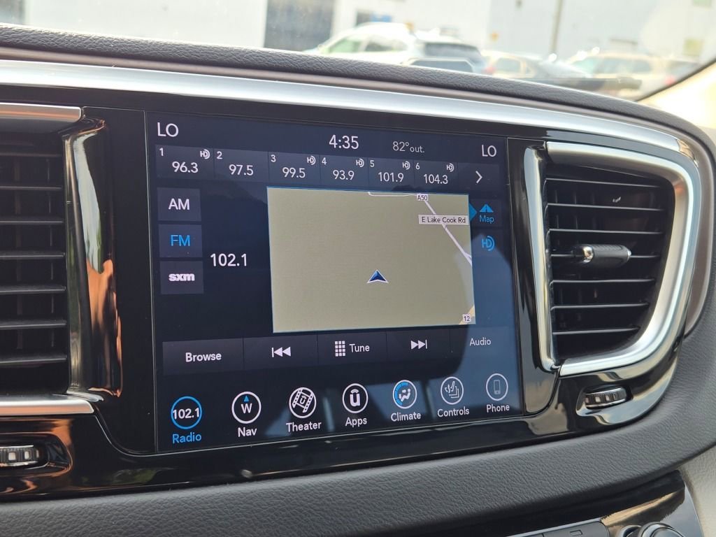 Used 2018 Gray Chrysler Touring L Plus image 28