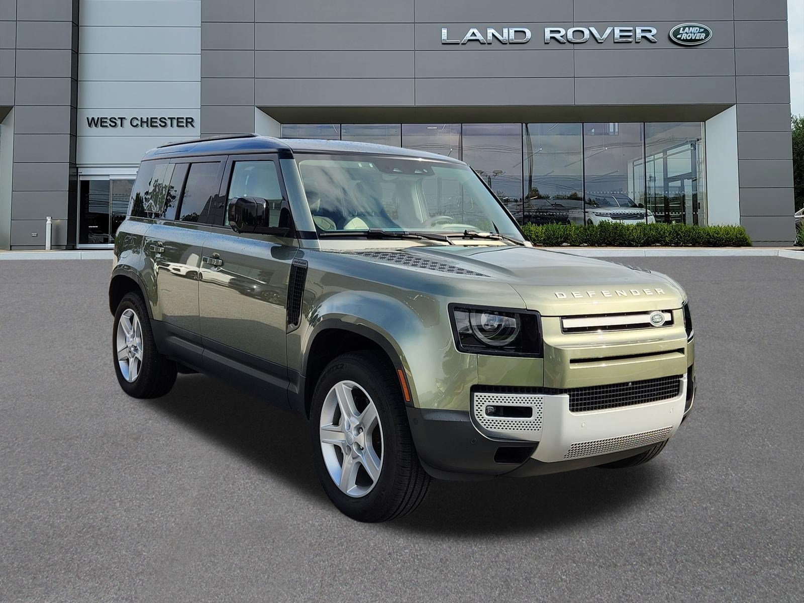 Certified Used 2023 Pangea Green Metallic Land Rover SE image 2