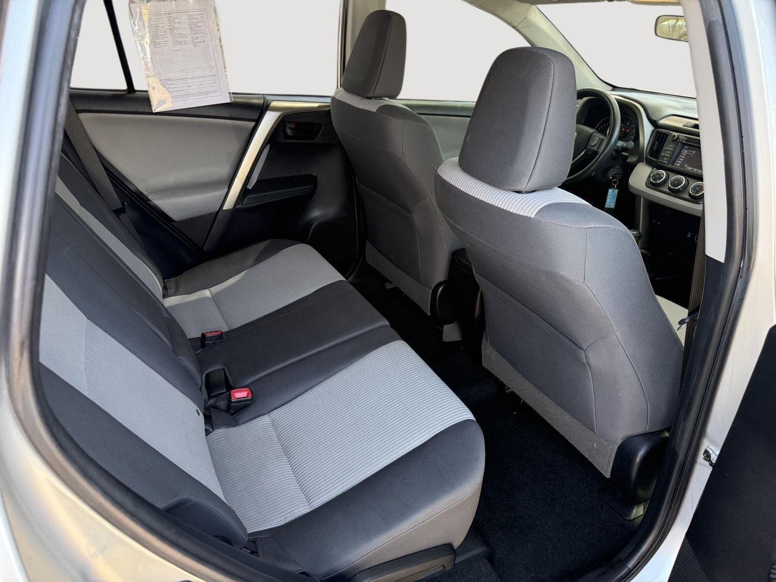 Used 2014 Classic Silver Metallic Toyota LE image 11