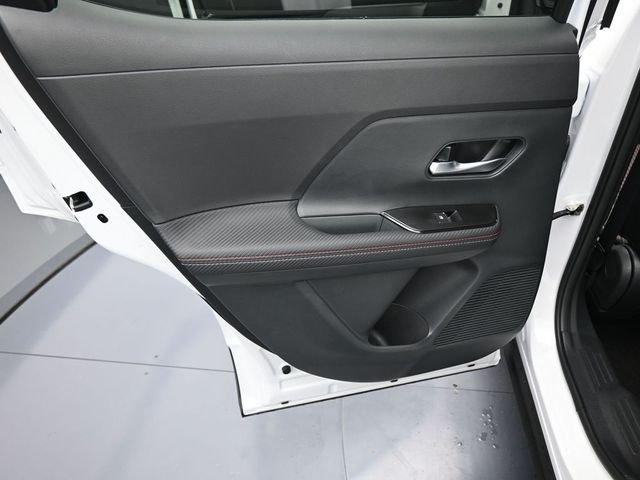 2025 Nissan Kicks SR AWD - Photo 10