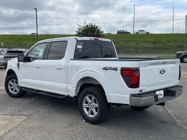 New 2026 Oxford White Ford XLT image 5