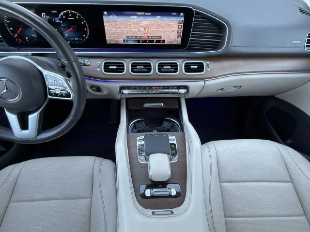 Used 2020 Gray Mercedes-Benz 4MATIC® image 17