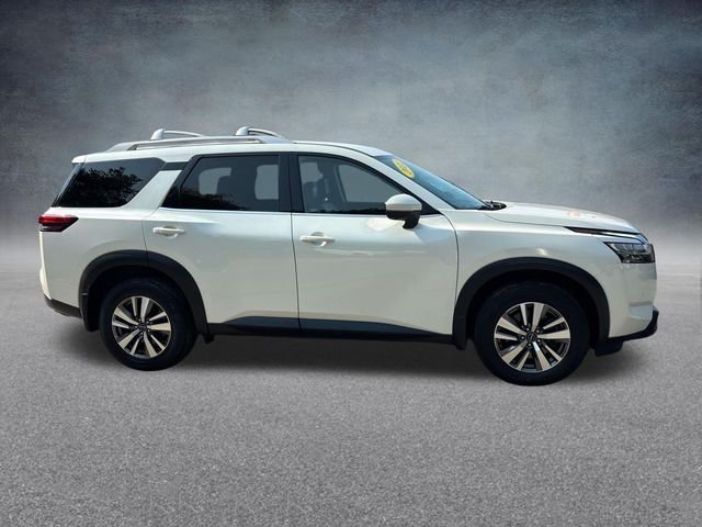 Used 2022 Pearl White Nissan SL image 8