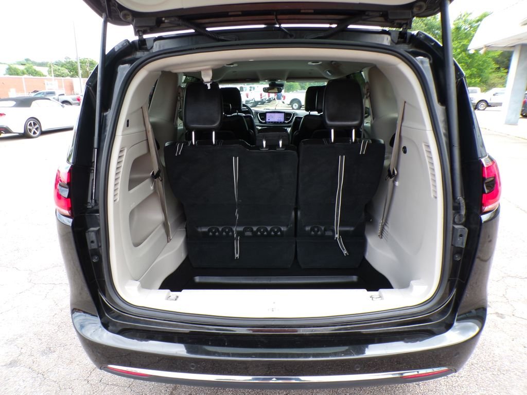 Used 2023 Brilliant Black Crystal Pearlcoat Chrysler Touring L image 9
