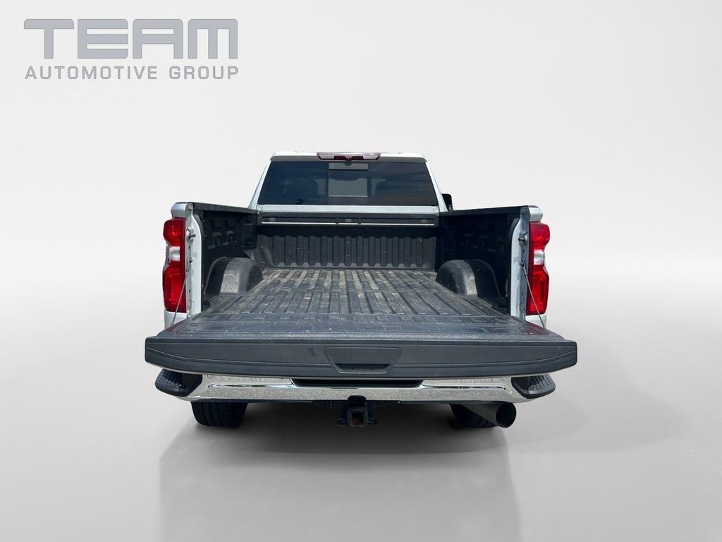 Used 2022 Silver Ice Metallic Chevrolet LTZ image 13