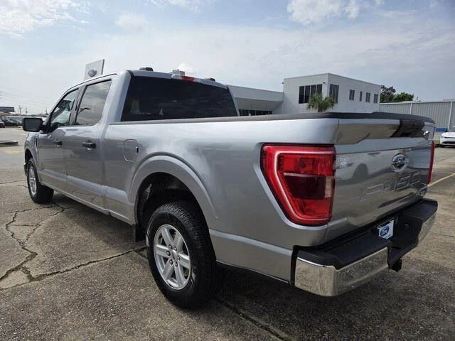 Used 2023 Iconic Silver Metallic Ford XLT image 3