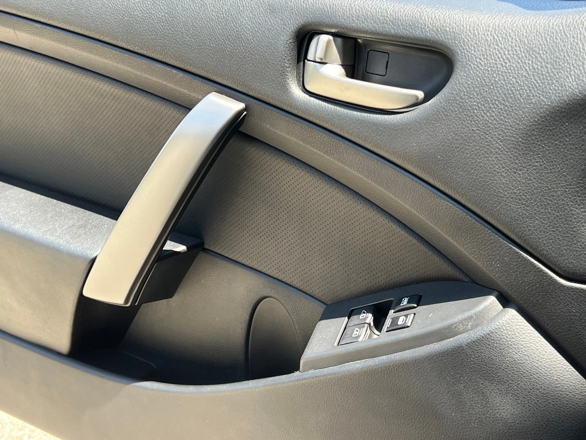 Used 2003  INFINITI Base image 29