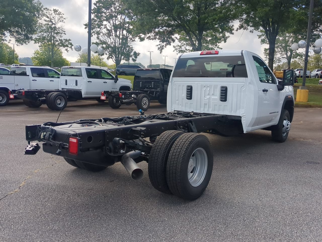 New 2026 Summit White GMC Pro image 8