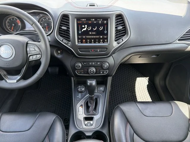 Used 2022 White Jeep Trailhawk image 14