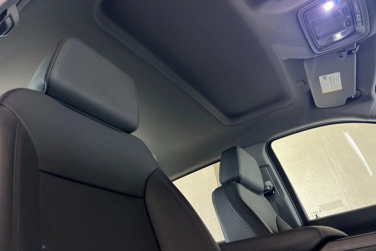 Used 2025 White Chevrolet WT image 16