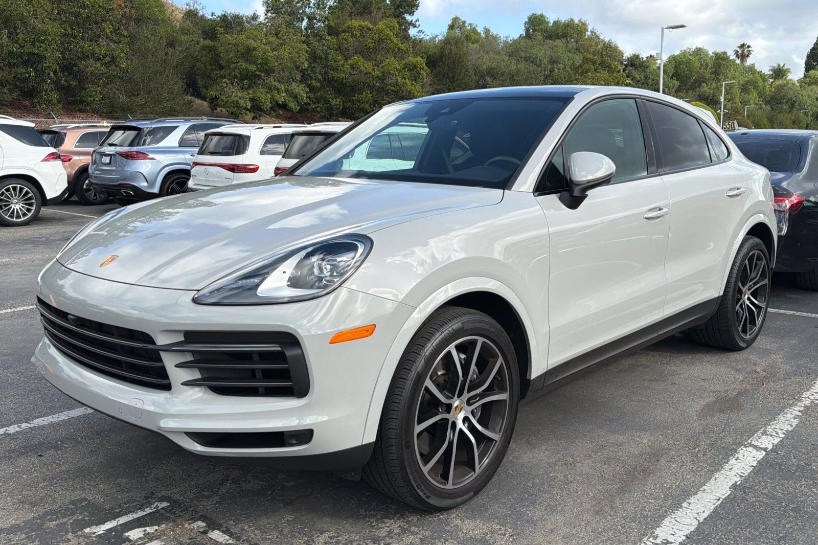 2023 Porsche Cayenne Platinum Edition's photo