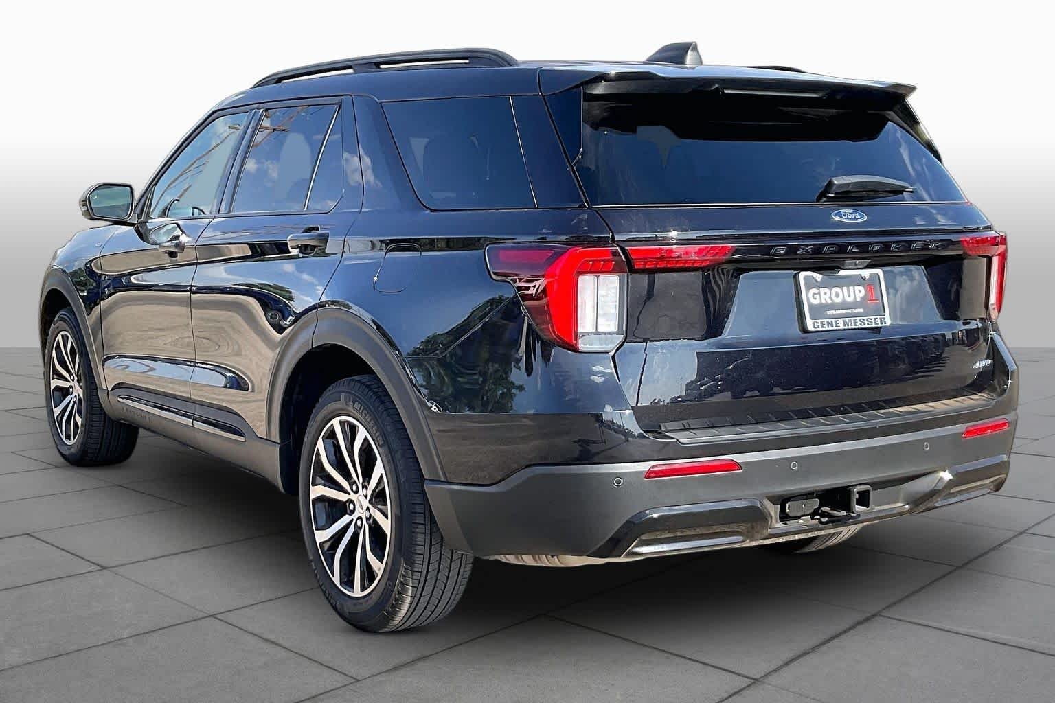 Used 2025 Agate Black Ford ST-Line image 12