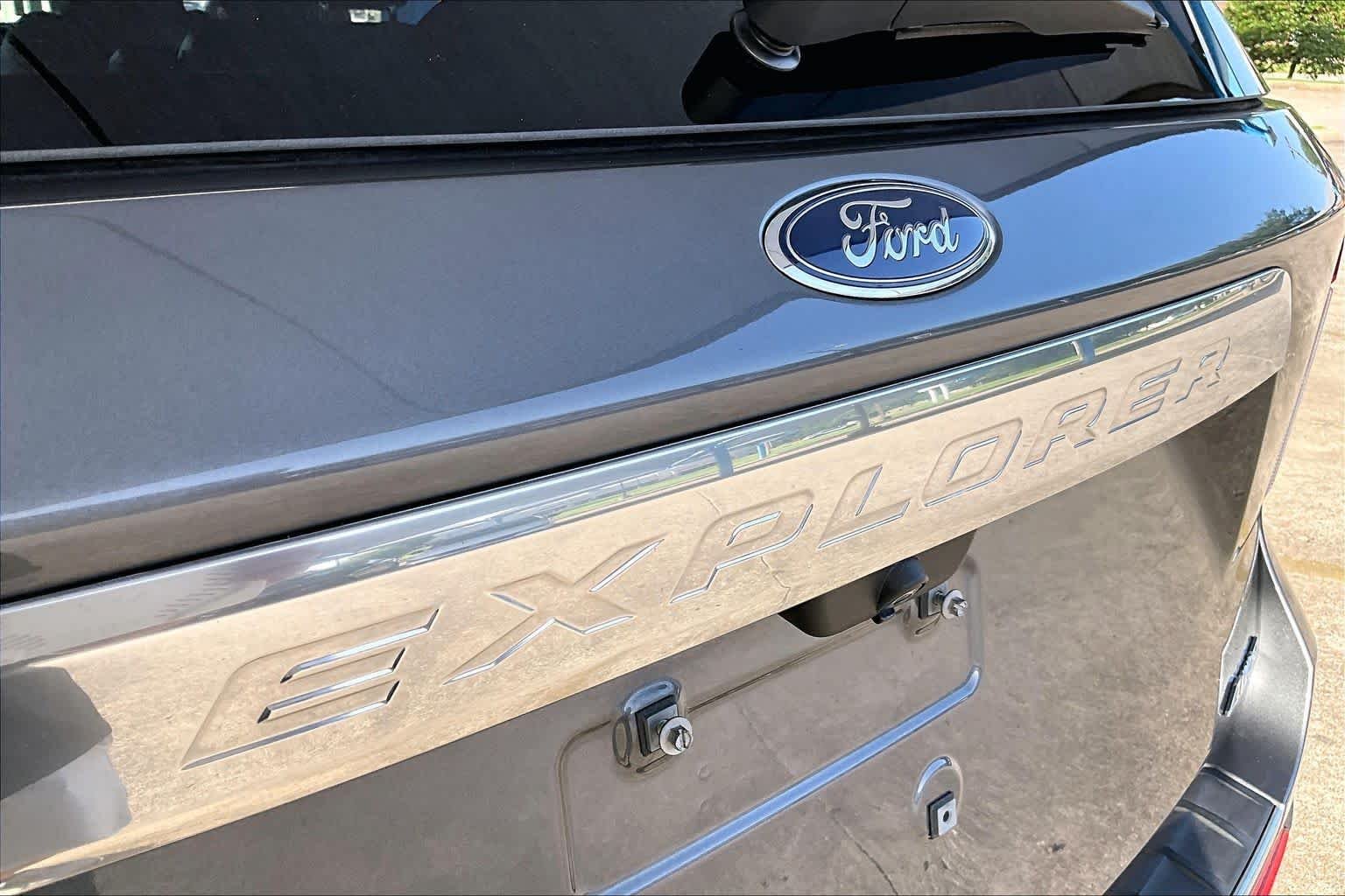 Used 2022 Carbonized Gray Ford Platinum image 31