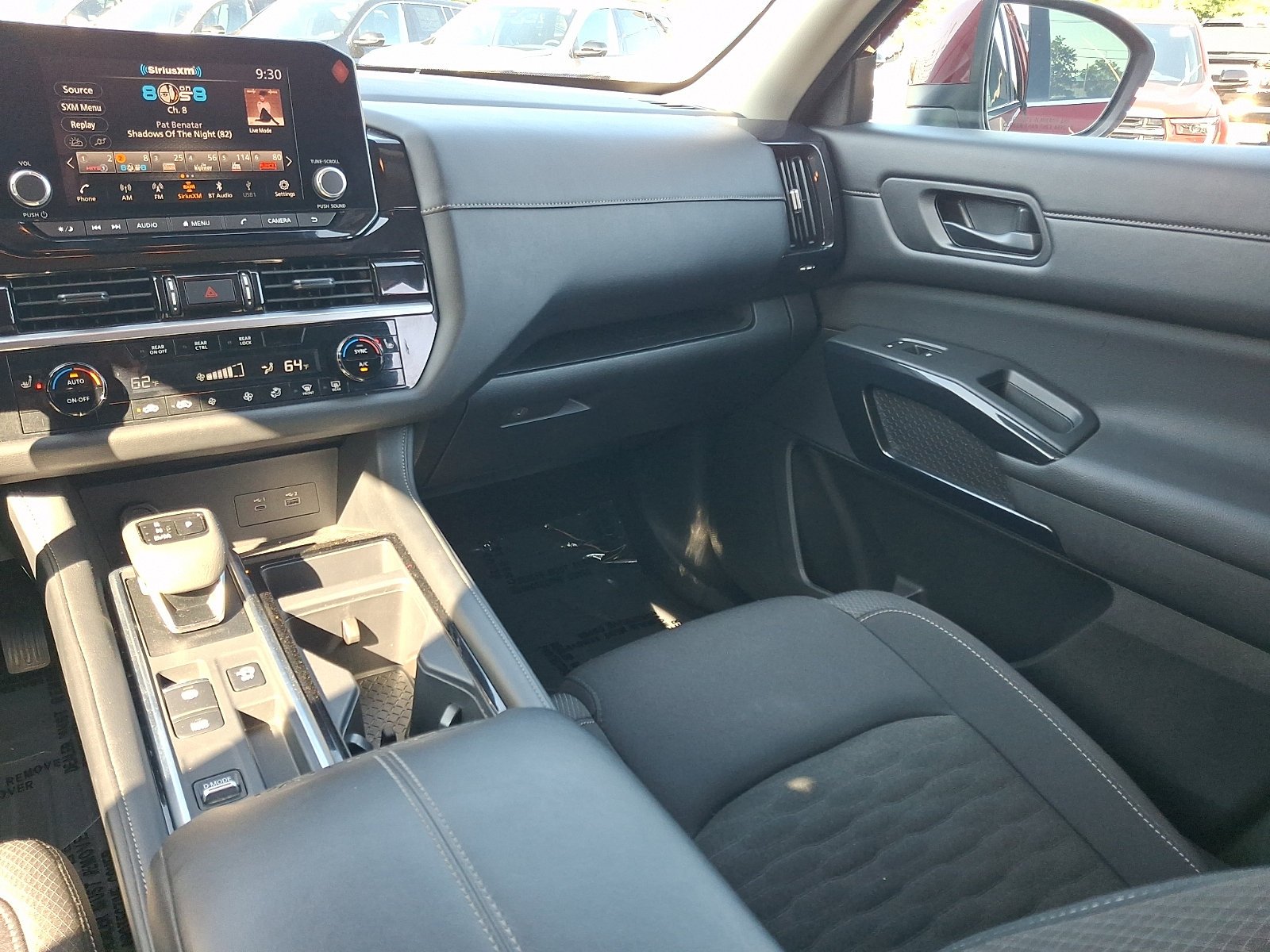 2025 Nissan Pathfinder SV - Photo 16