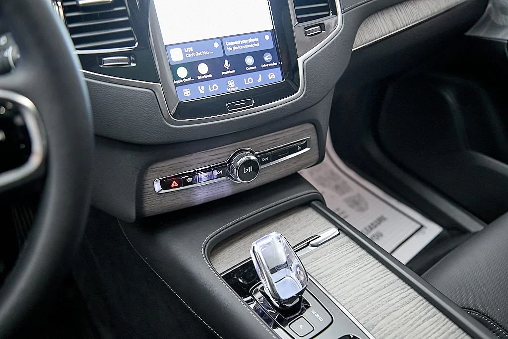 Used 2024 Black Volvo Ultimate image 18