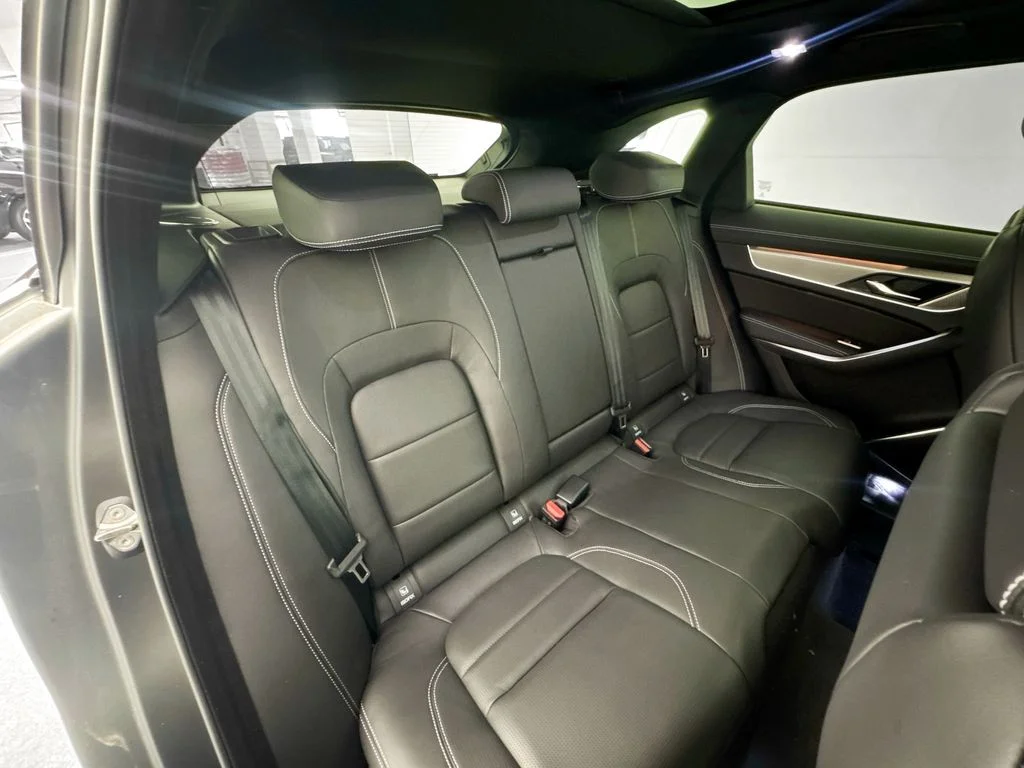 2026 Jaguar F-Pace R-Dynamic S - Photo 28