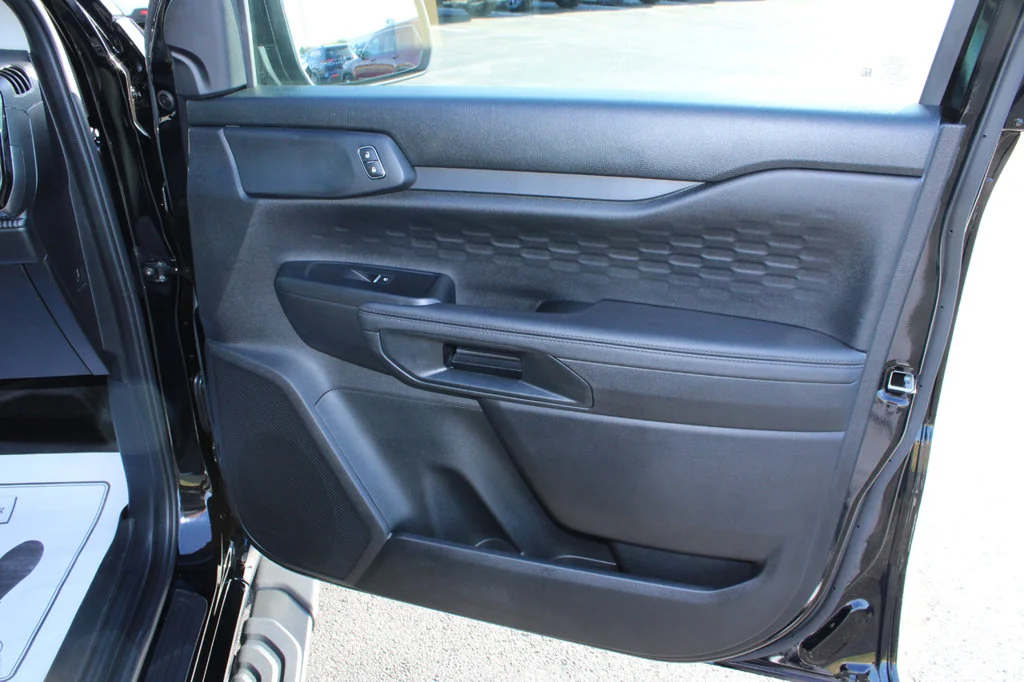 Used 2026 Shadow Black Ford XLT image 35
