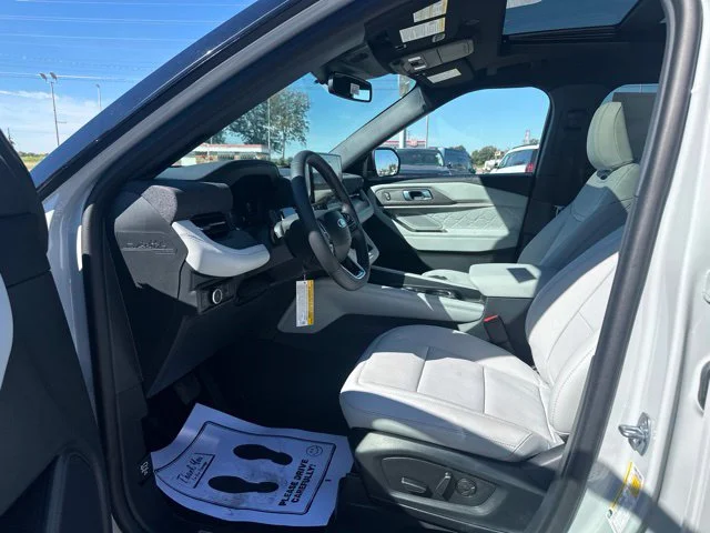 New 2027 Avalanche Gray Ford Platinum™ image 32