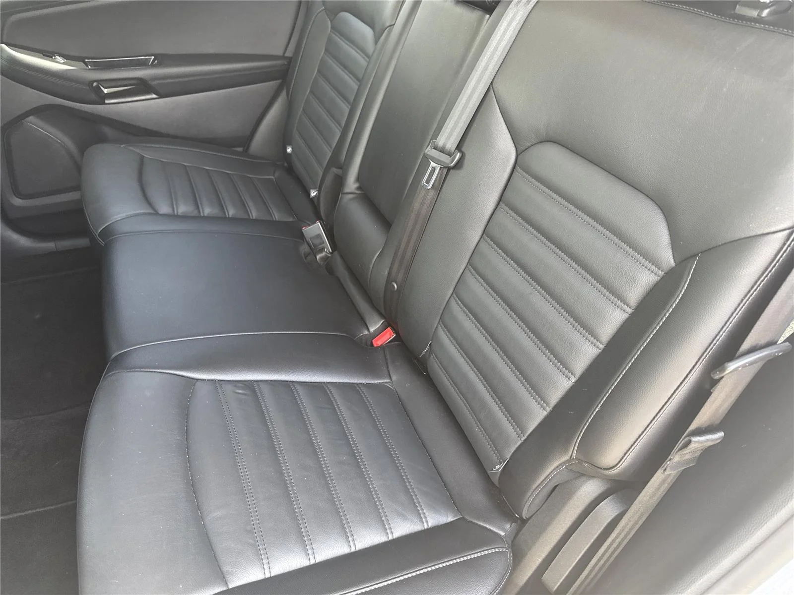 Used 2018 Ingot Silver Ford SEL image 30