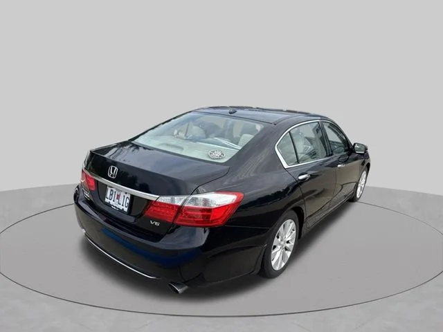 Used 2013 Black Honda EX-L image 6