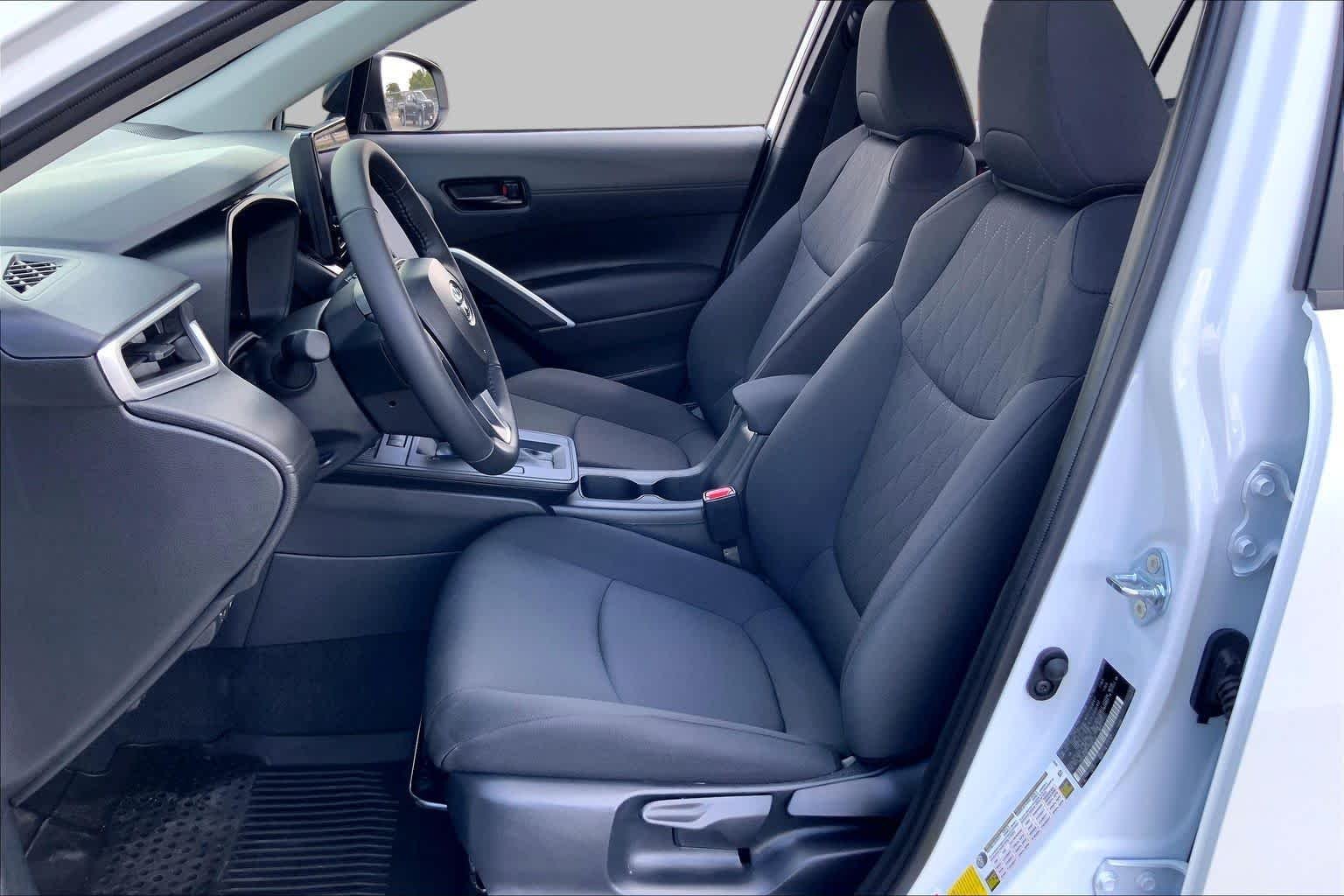 Used 2026 Wind Chill Pearl Toyota LE image 8