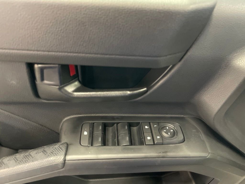 2026 Toyota Tacoma SR5 - Photo 16