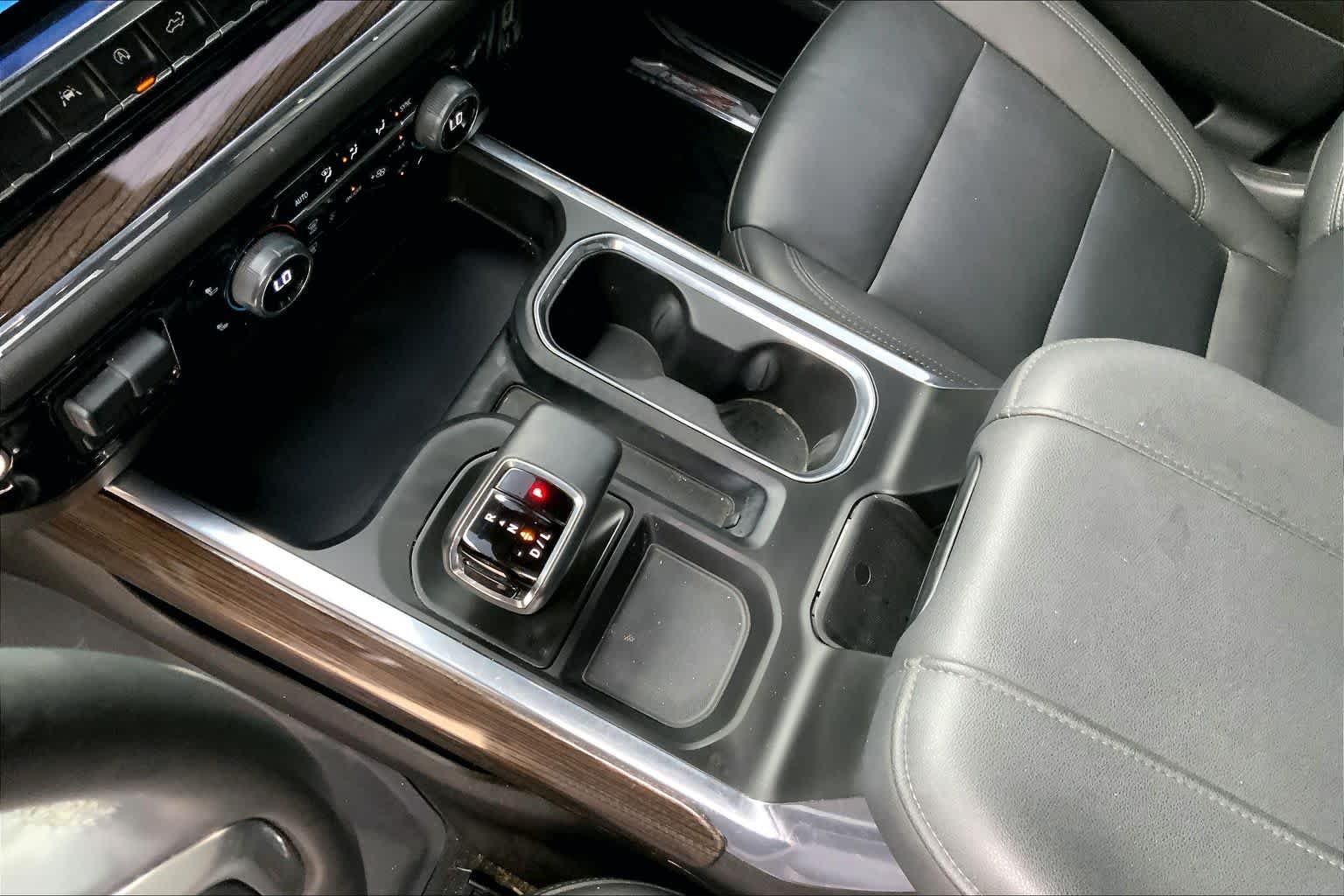 Used 2024 Summit White Chevrolet RST image 17