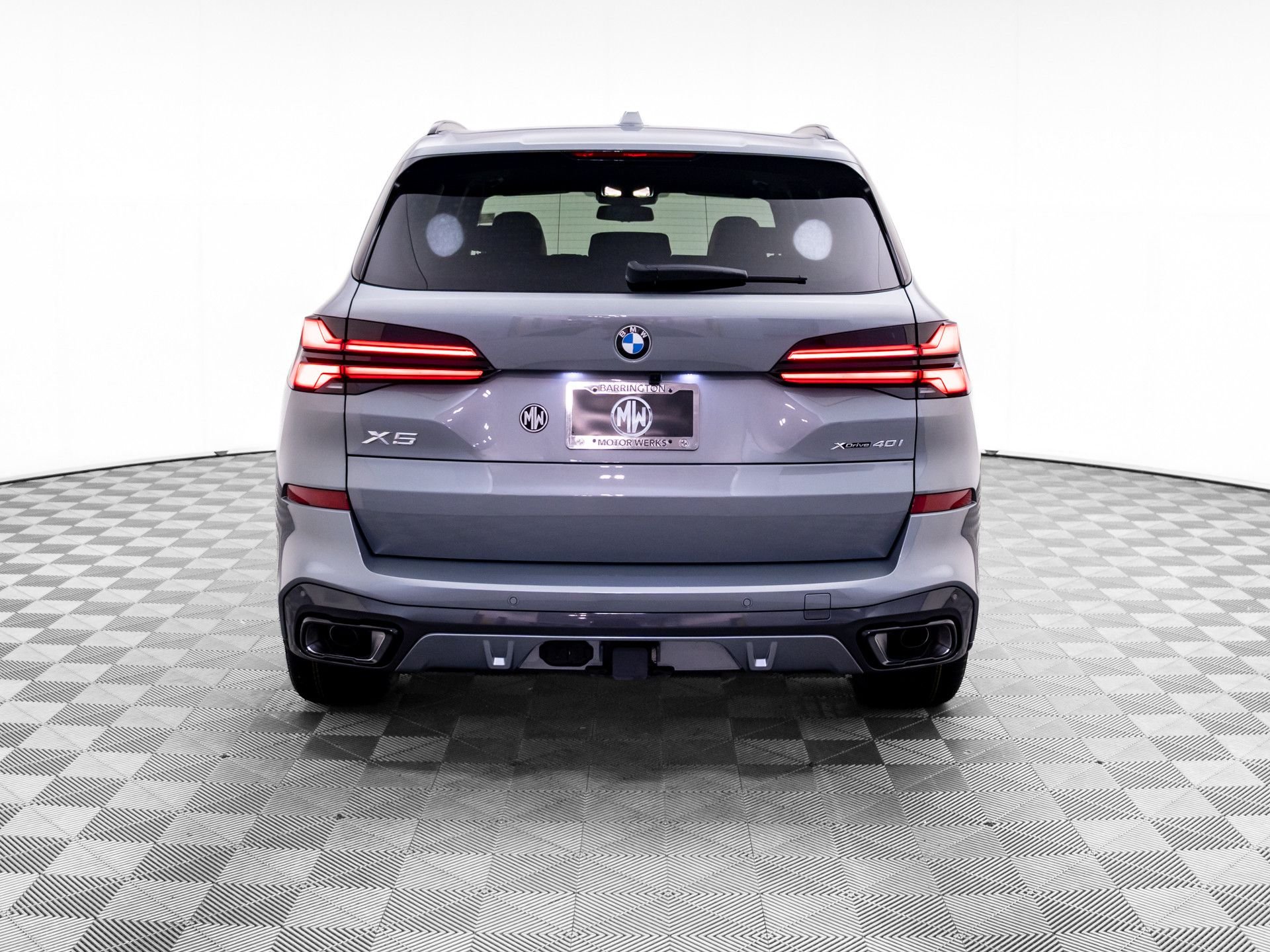 New 2026 Skyscraper Grey Metallic BMW xDrive40i image 5