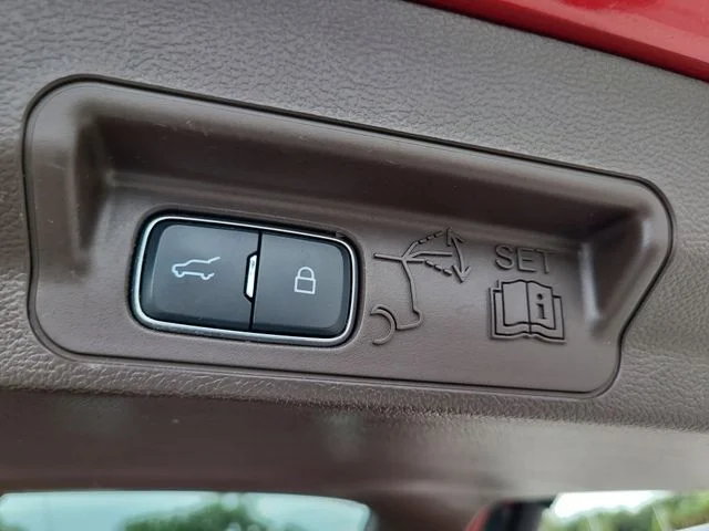 Used 2022 Red Ford King Ranch image 11