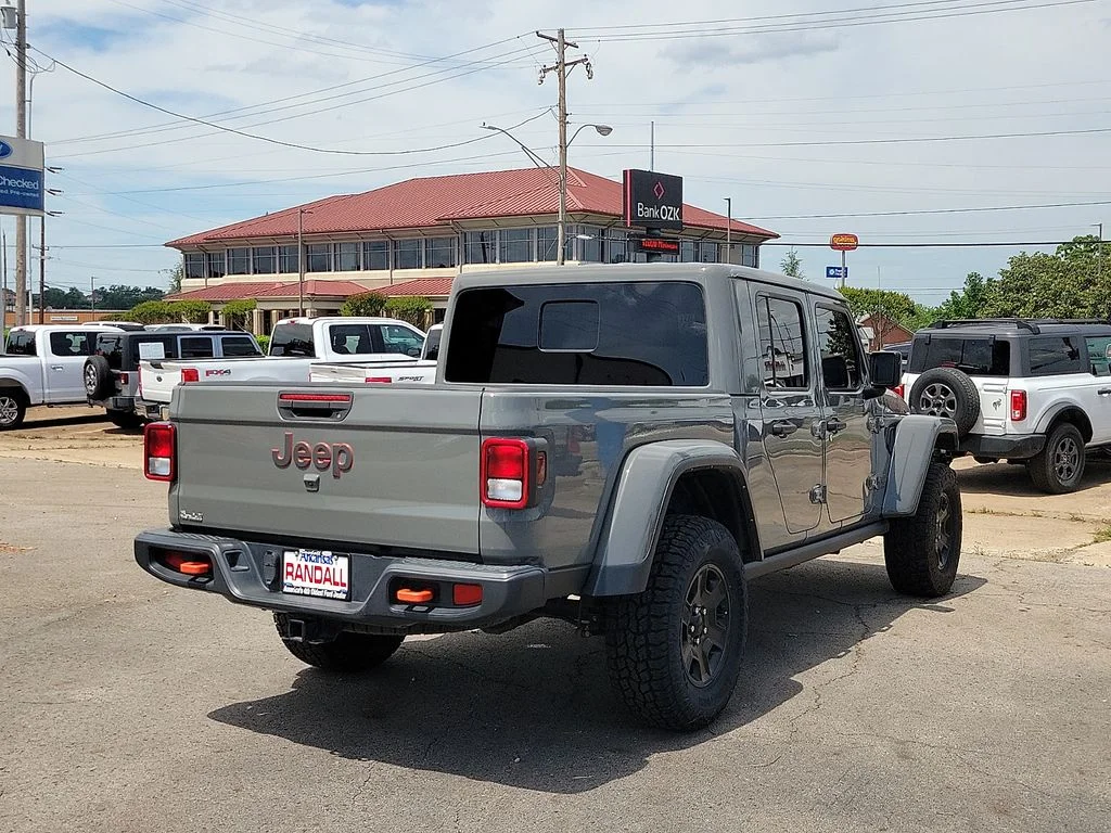 Used 2022 Sting Gray Clearcoat Jeep Mojave image 5