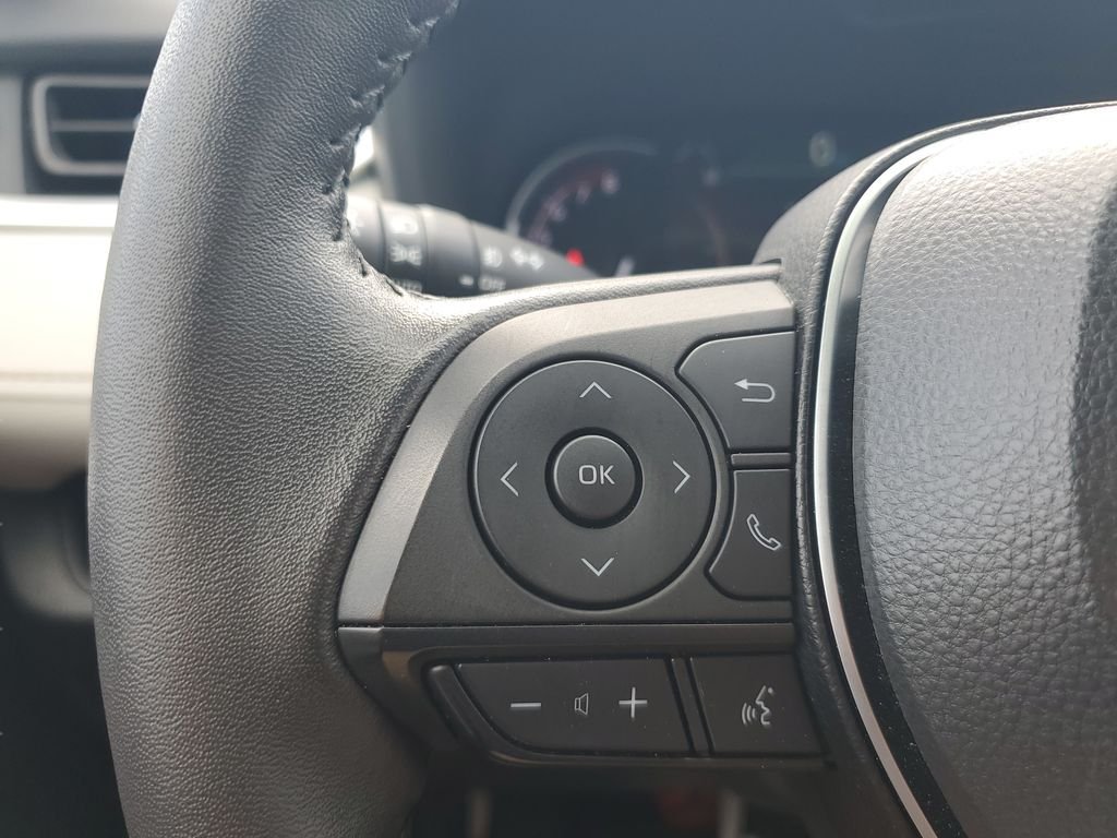 Used 2025 Red Toyota XLE Premium image 20