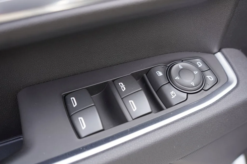Used 2025 Sterling Gray Metallic Chevrolet LT image 22