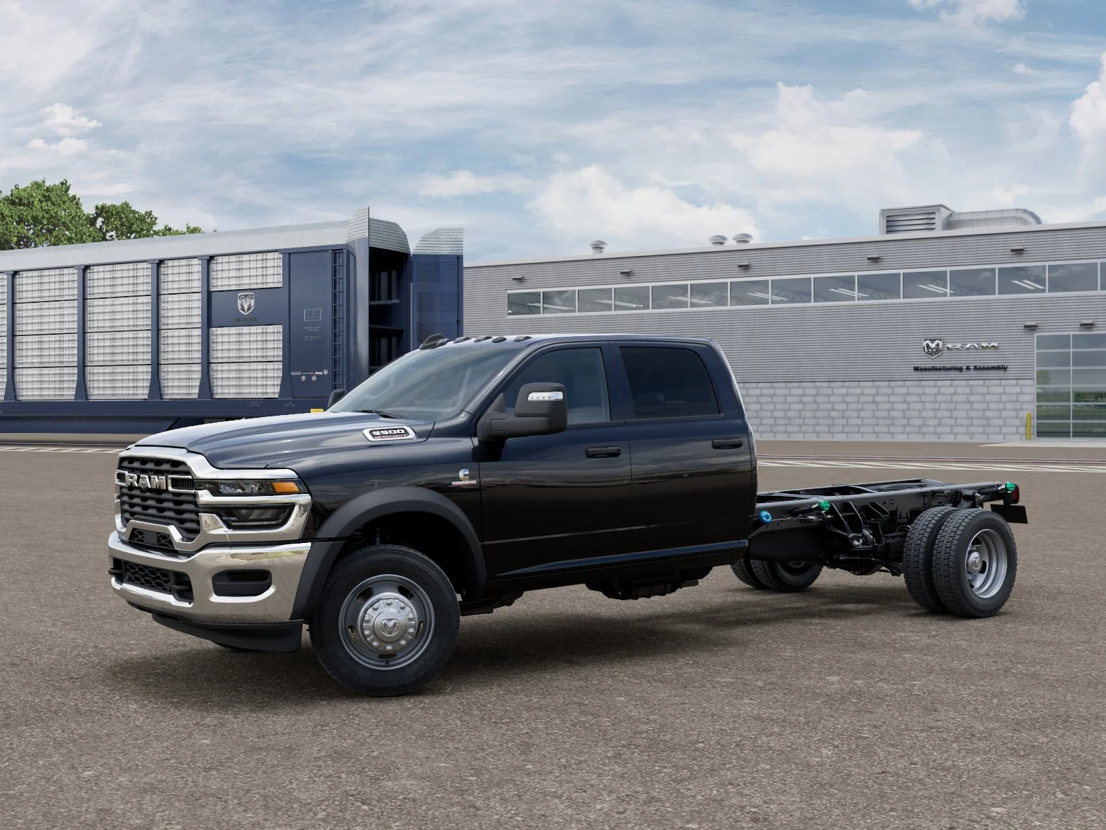 New 2026 Diamond Black Crystal Pearl-Coat Exterior Paint RAM TRADESMAN image 1