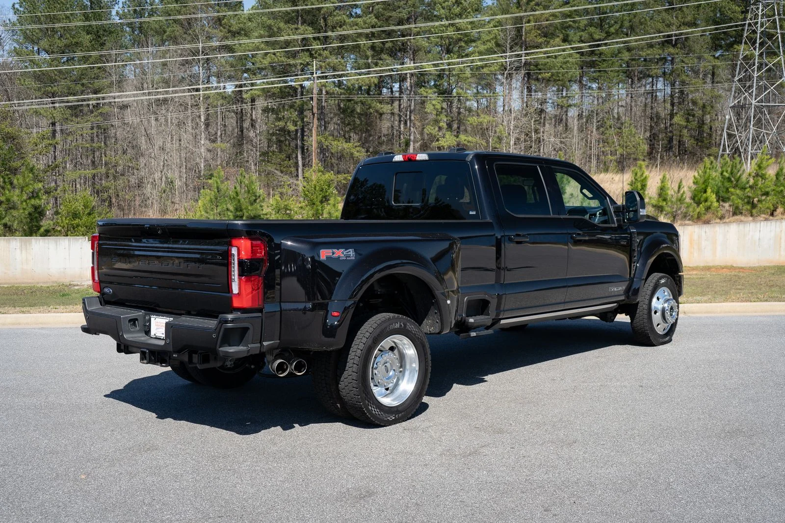 2025 Ford F-450 Super Duty Platinum - Photo 51
