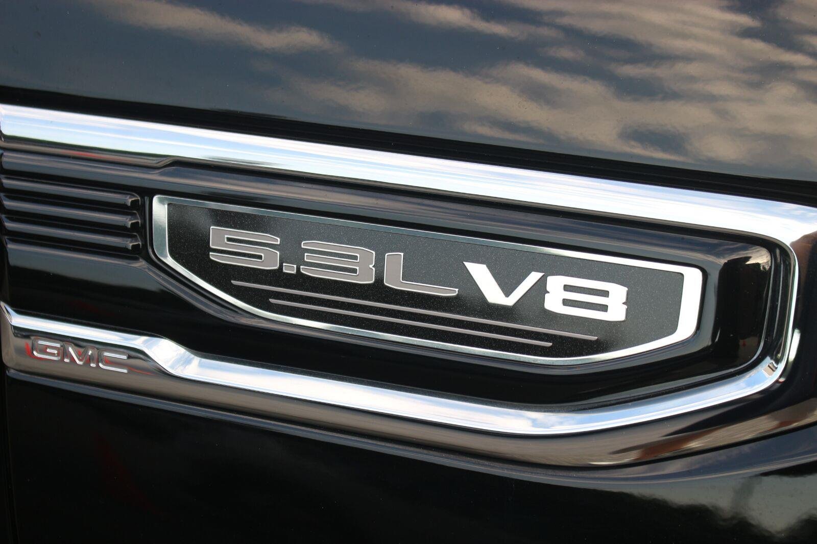 Used 2025 Onyx Black GMC SLT image 10